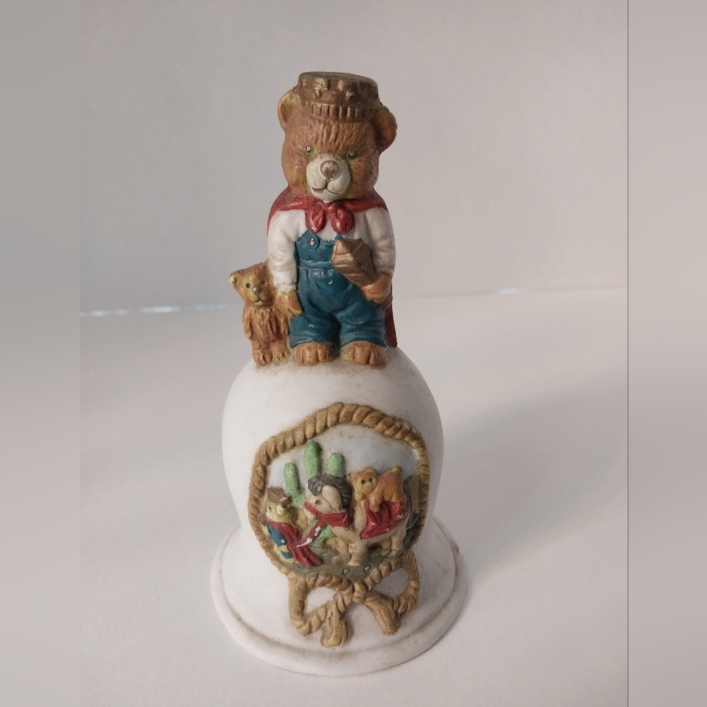 Vintage Hometrends Bear King Bell